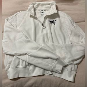 2 Nike small items, sweatshirt with zipper, crop tshirt